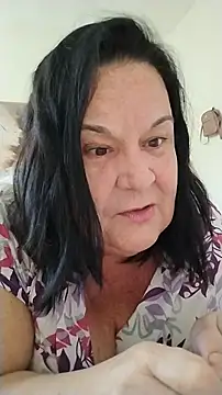 Snapshot of Yaya_Mineira chatting on June 18, 2026, 1:04 pm Yaya Mineira online show from June 18, 2026, 1:04 pm