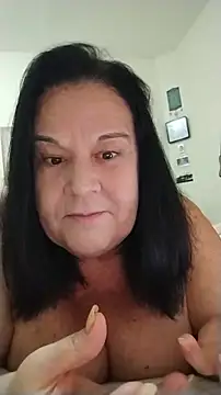 Snapshot of Yaya_Mineira chatting on August 5, 2026, 10:55 pm Yaya Mineira online show from August 5, 2026, 10:55 pm