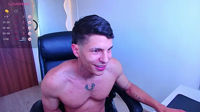 Snapshot of harrisoncuper chatting on October 8, 2025, 9:23 pm harrisoncuper online show from October 8, 2025, 9:23 pm