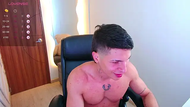 Snapshot of harrisoncuper chatting on December 13, 2025, 10:59 pm harrisoncuper online show from December 13, 2025, 10:59 pm