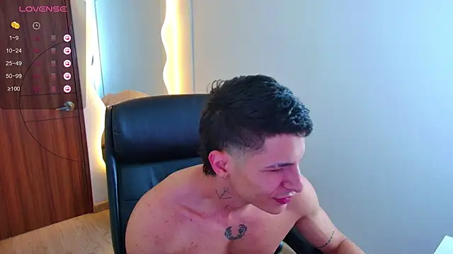 Snapshot of harrisoncuper chatting on January 10, 2026, 11:42 pm harrisoncuper online show from January 10, 2026, 11:42 pm