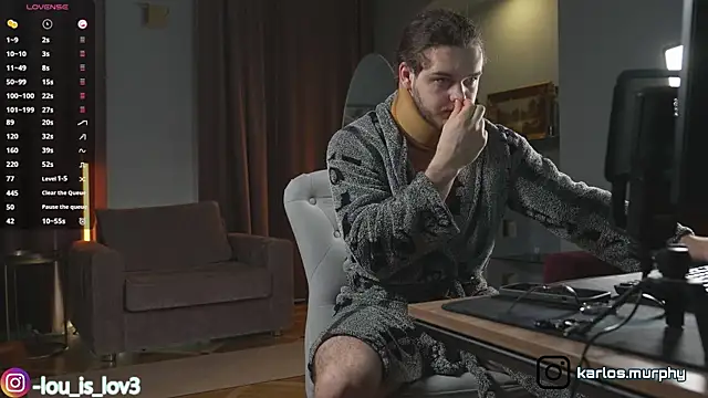 Louis Karlos online show from November 12, 2025, 4:02 am