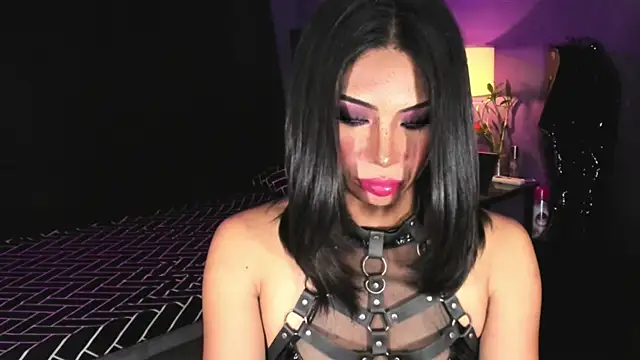 MaxxineMorenaTs online show from April 29, 2026, 6:14 pm