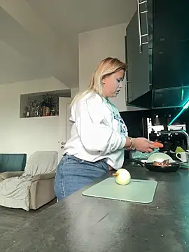 Aneri online show from April 21, 2026, 6:41 am