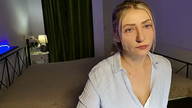 ZoeGrant online show from January 15, 2026, 8:56 pm