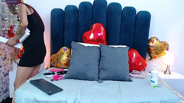 Snapshot of Alexawt chatting on February 18, 2025, 6:04 pm Alexawt online show from February 18, 2025, 6:04 pm