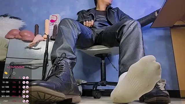 TomLover 12 online show from April 13, 2026, 1:22 am