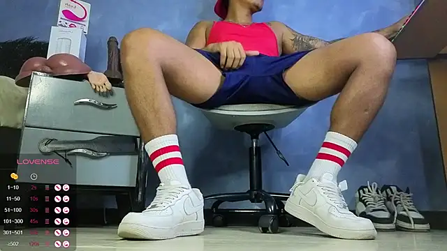 TomLover 12 online show from April 22, 2026, 4:15 am