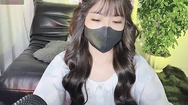 Mya Lee online show from December 8, 2024, 4:39 pm