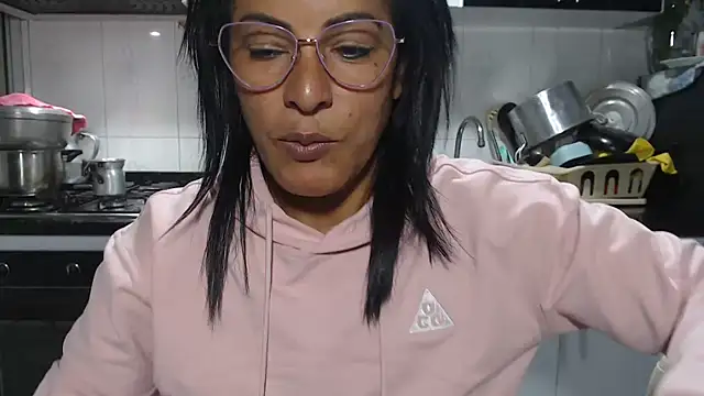 kateleyagrey online show from February 23, 2026, 7:44 pm