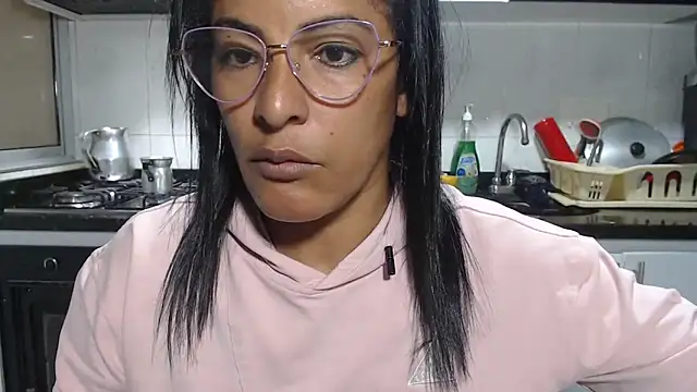 kateleyagrey online show from April 15, 2026, 7:43 pm