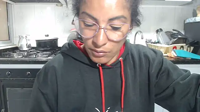 kateleyagrey online show from April 19, 2026, 2:38 pm