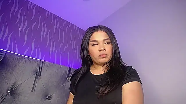 DeniseMoca online show from April 17, 2026, 7:28 pm