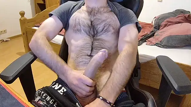 Snapshot of KmlBI26 chatting on December 18, 2025, 9:43 pm KmlBI26 online show from December 18, 2025, 9:43 pm