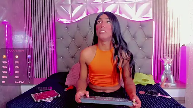 Lucia-sex online show from April 18, 2026, 7:51 pm