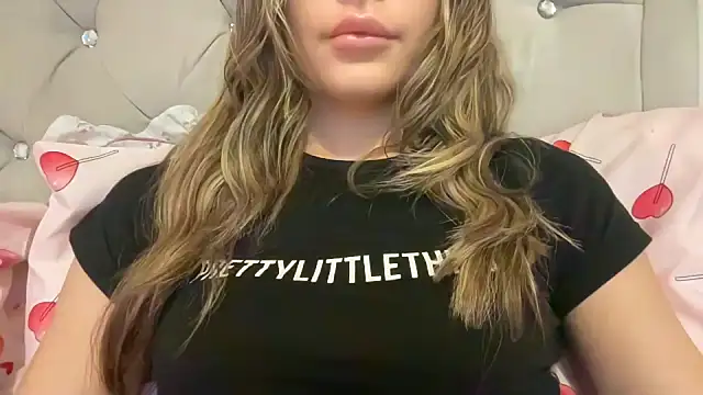 Lillymariee online show from February 7, 2025, 4:46 pm