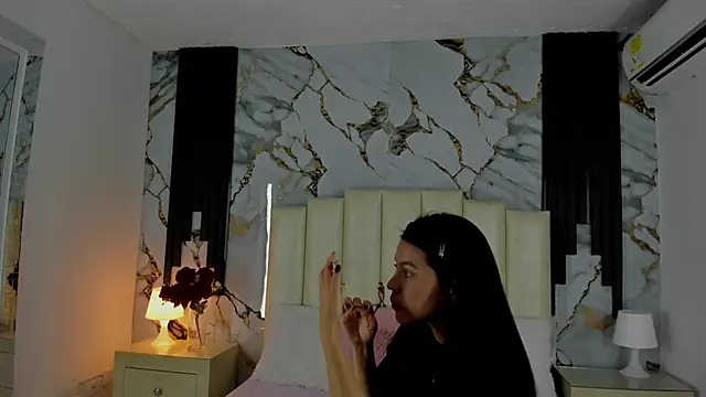 lulumars online show from February 14, 2025, 4:04 am