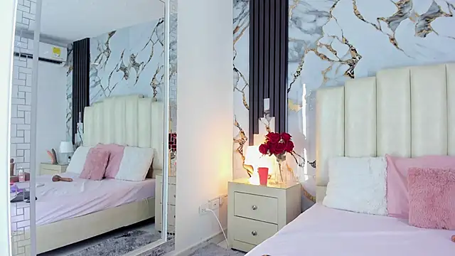 lulumars online show from February 25, 2025, 10:15 am