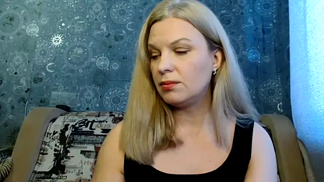 BlondeFox online show from November 24, 2025, 4:45 am