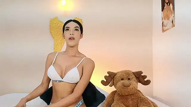 salome Collins 1 online show from April 23, 2026, 11:40 pm