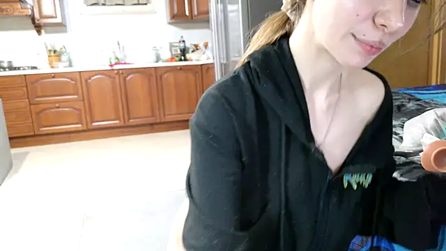 Miaelis online show from January 21, 2025, 9:15 pm