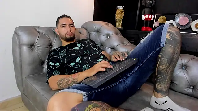 matteosantos online show from March 4, 2025, 2:53 pm