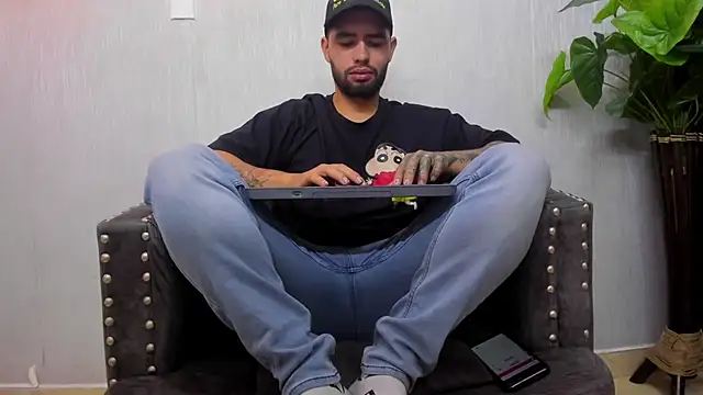 matteosantos online show from March 13, 2025, 11:51 am