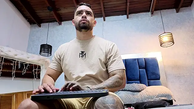 matteosantos online show from November 28, 2025, 9:17 pm