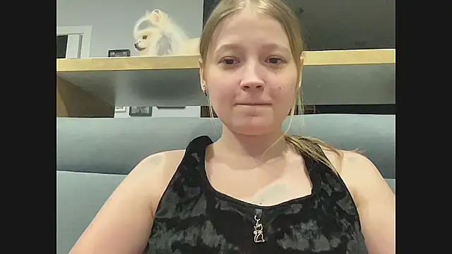 CharmingSarah online show from February 8, 2025, 5:39 pm