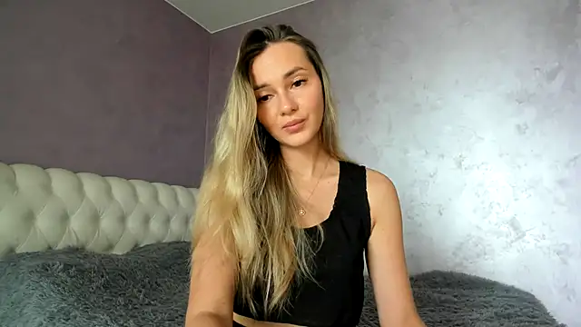Snapshot of _DarkRose_ chatting on May 13, 2026, 12:35 pm DarkRose online show from May 13, 2026, 12:35 pm