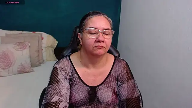 scaelettdubois online show from April 22, 2026, 1:52 am