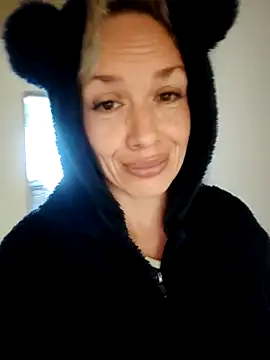 sexymarilyncolombia online show from February 15, 2025, 3:50 pm