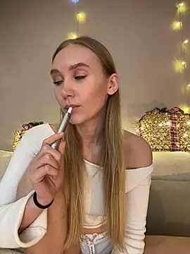 Snapshot of MariaTull chatting on December 15, 2025, 10:58 pm MariaTull online show from December 15, 2025, 10:58 pm