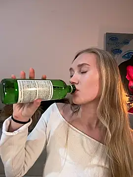 MariaTull online show from April 24, 2026, 6:10 pm