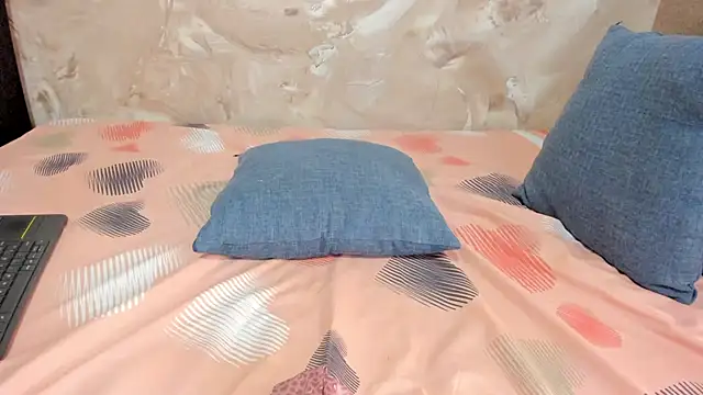 tiffanystonne online show from February 1, 2025, 7:23 pm