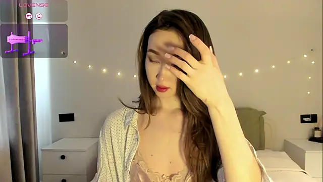  luna 022 online show from November 14, 2025, 5:06 am