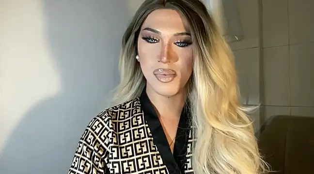 Ts glamxxxx online show from March 16, 2025, 3:28 pm