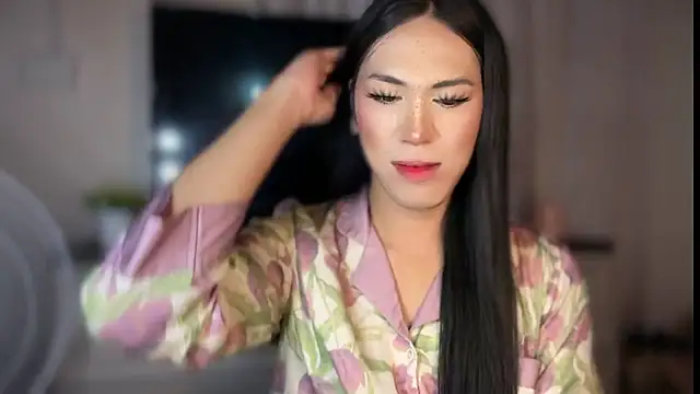 Ts glamxxxx online show from March 8, 2026, 2:43 pm