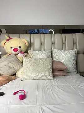 Snapshot of ALISSON_FOXXX1 chatting on February 12, 2025, 12:05 am ALISSON FOXXX1 online show from February 12, 2025, 12:05 am