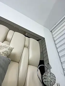 Snapshot of ALISSON_FOXXX1 chatting on September 18, 2025, 8:44 pm ALISSON FOXXX1 online show from September 18, 2025, 8:44 pm