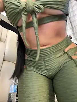 Snapshot of ALISSON_FOXXX1 chatting on September 29, 2025, 8:46 pm ALISSON FOXXX1 online show from September 29, 2025, 8:46 pm