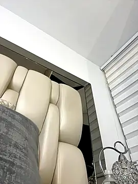 Snapshot of ALISSON_FOXXX1 chatting on October 8, 2025, 9:56 pm ALISSON FOXXX1 online show from October 8, 2025, 9:56 pm