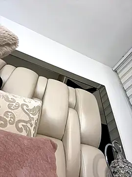 Snapshot of ALISSON_FOXXX1 chatting on October 21, 2025, 8:53 pm ALISSON FOXXX1 online show from October 21, 2025, 8:53 pm