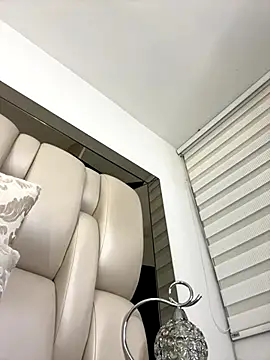 Snapshot of ALISSON_FOXXX1 chatting on November 11, 2025, 11:27 pm ALISSON FOXXX1 online show from November 11, 2025, 11:27 pm