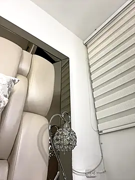 Snapshot of ALISSON_FOXXX1 chatting on November 20, 2025, 11:04 pm ALISSON FOXXX1 online show from November 20, 2025, 11:04 pm