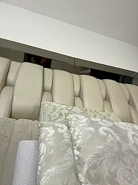 ALISSON FOXXX1 online show from April 21, 2026, 10:56 pm