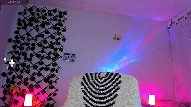 cailynhot online show from April 21, 2026, 2:51 am