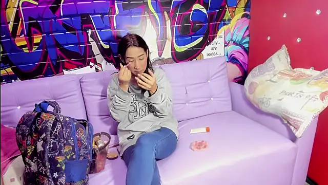 miacam-hot online show from November 2, 2025, 12:18 pm