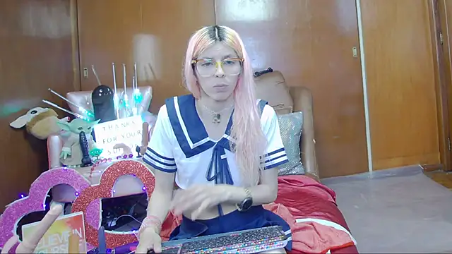 Skinygirl online show from March 13, 2025, 12:48 am