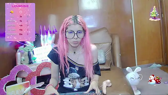 Skinygirl online show from September 12, 2025, 12:00 am